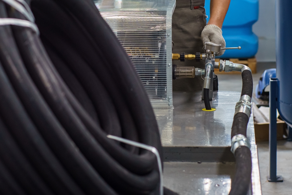 image_A,Man's,Hand,In,A,White,Glove,Turns,On,A