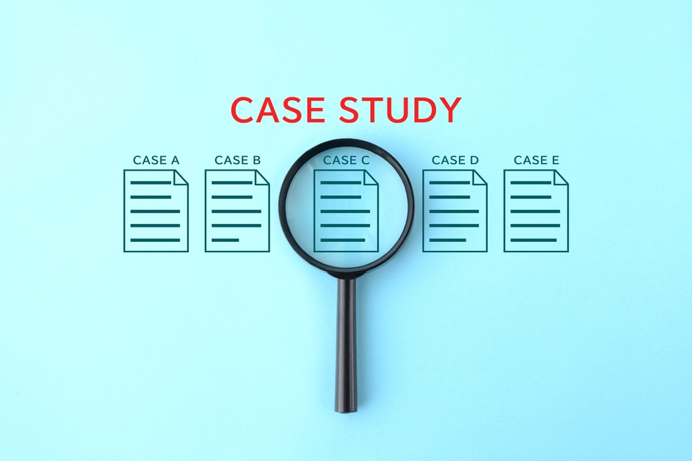 image_Magnifying,Glass,And,Report,Pictogram,With,Case,Study,Word