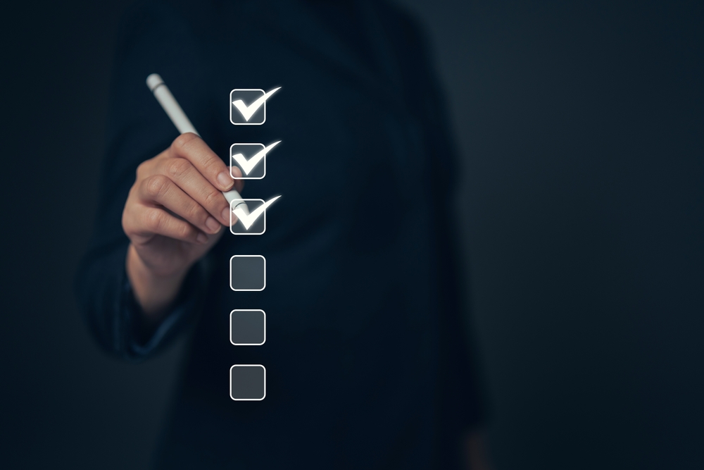 image_Business,Performance,Checklist,Concept,Young,Business,Woman,Using,Laptop,Surveys